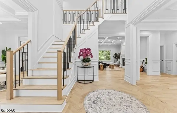 13 Penwood Rd, Livingston Twp., NJ 07039