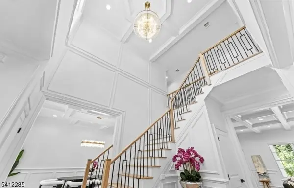 13 Penwood Rd, Livingston Twp., NJ 07039