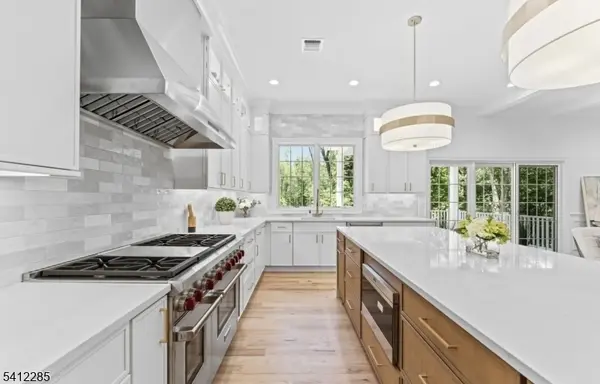 13 Penwood Rd, Livingston Twp., NJ 07039