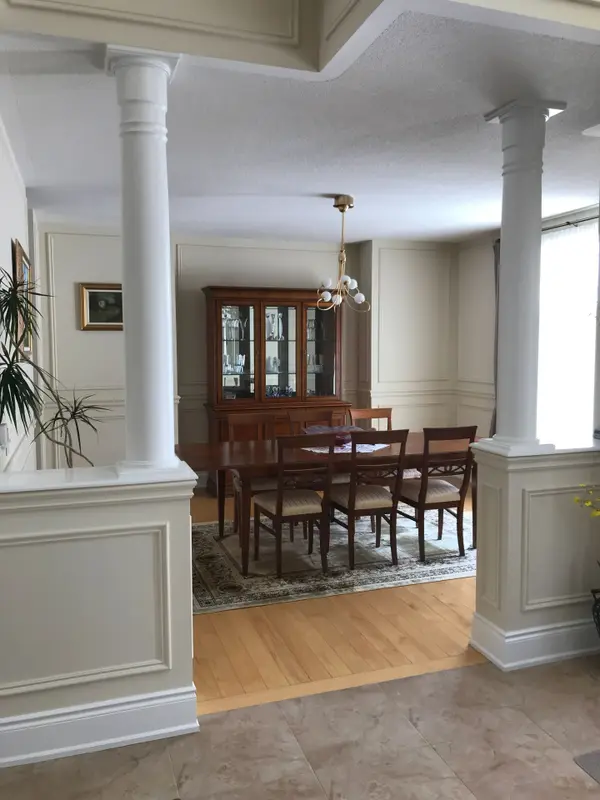 148 HUNTERWOOD Chase, Vaughan, ON L6A 4A8