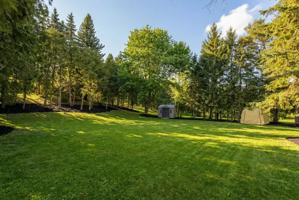 15 Ireson RD, Burlington, ON L7P 0T2