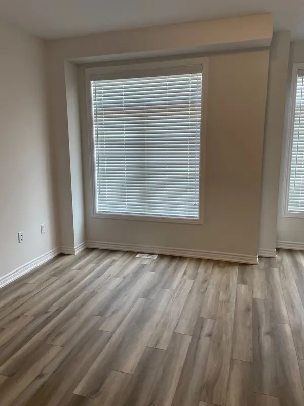 Cambridge, ON N3E 0E7,290 Equestrian WAY #21