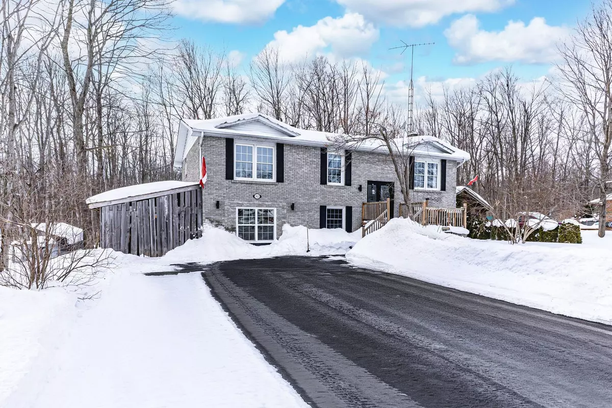 Innisfil, ON L9S 2L8,3822 West ST