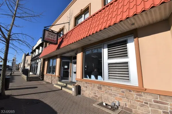 52 S Main St, Manville Boro, NJ 08835