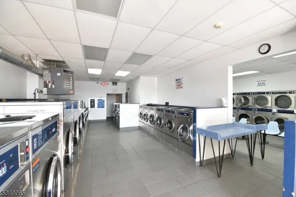 52 S Main St, Manville Boro, NJ 08835