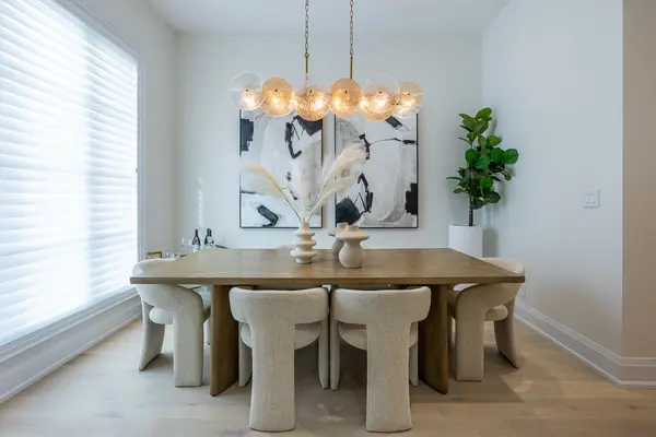 1173 Avenue RD, Toronto C04, ON M5N 2G2