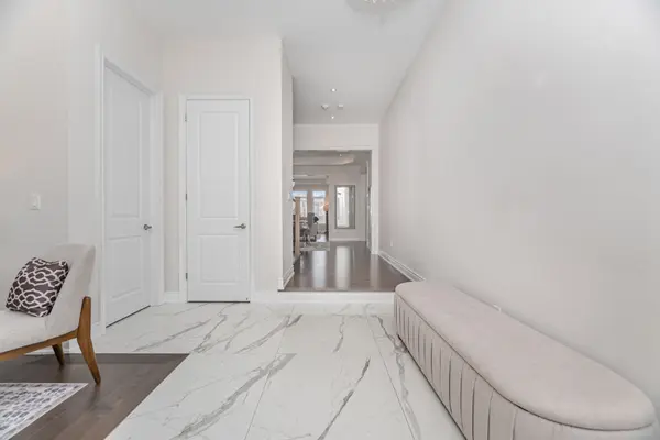 53 Threshing Mill BLVD, Oakville, ON L6H 0V6