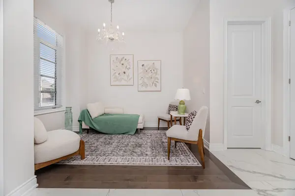 53 Threshing Mill BLVD, Oakville, ON L6H 0V6