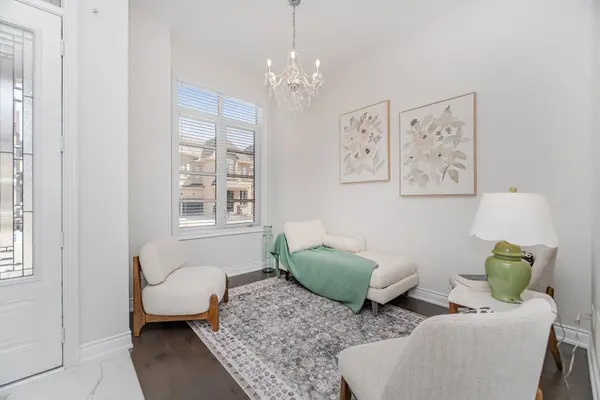 53 Threshing Mill BLVD, Oakville, ON L6H 0V6