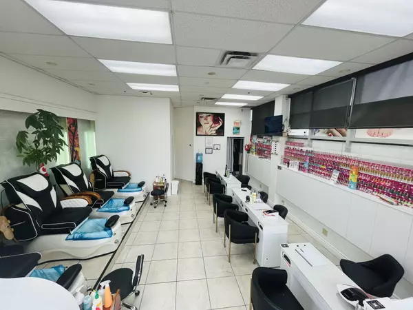 Brampton, ON L6Y 0C7,7920 Hurontario ST #32