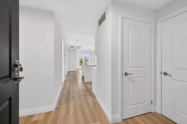 Hamilton, ON L9G 1N4,153 Wilson ST W #310