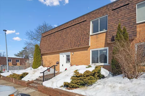 Guelph, ON N1E 3K7,120 Country Club DR #9