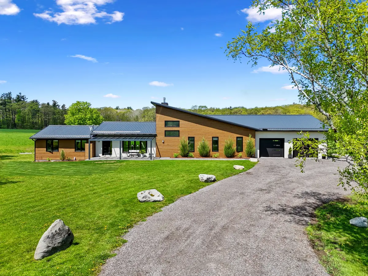 4566 Harwood RD, Hamilton Township, ON K0K 1C0