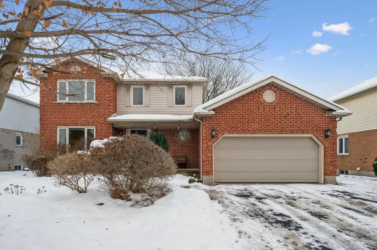 43 Brady LN, Guelph, ON N1L 1A4
