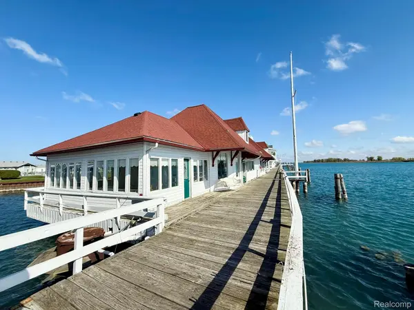 9963 S Channel Dr, Clay Township, MI 48028