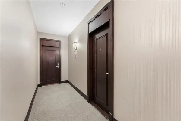 35 Balmuto ST #1502, Toronto C01, ON M4Y 0A3