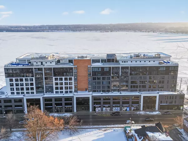 Barrie, ON L4M 1A6,185 Dunlop ST E #814