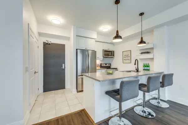 2388 Khalsa Gate #307, Oakville, ON L6M 4J2