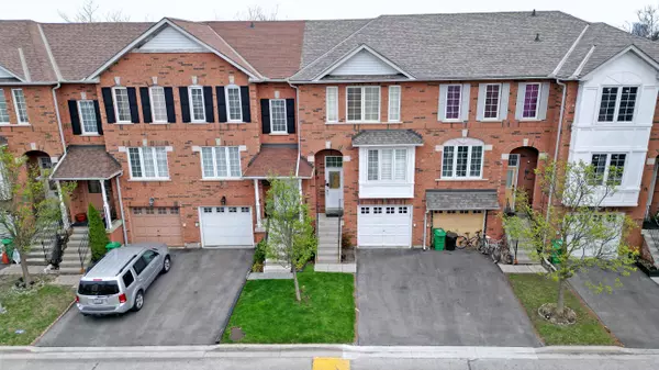 Brampton, ON L6V 4M7,2 Clay Brick CT #19