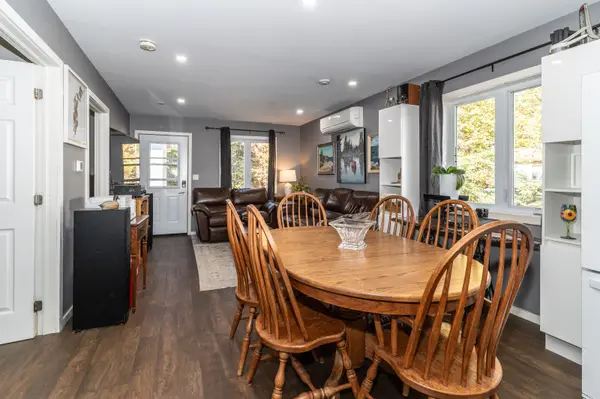 42 Murray ST, Sundridge, ON P0A 1Z0