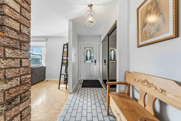 1471 Northdale ST, Cyrville - Carson Grove - Pineview, ON K1B 4G7