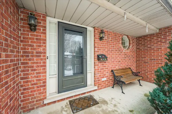 43 Brady LN, Guelph, ON N1L 1A4