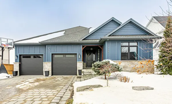 728 Regent ST, Strathroy-caradoc, ON N0L 1W0