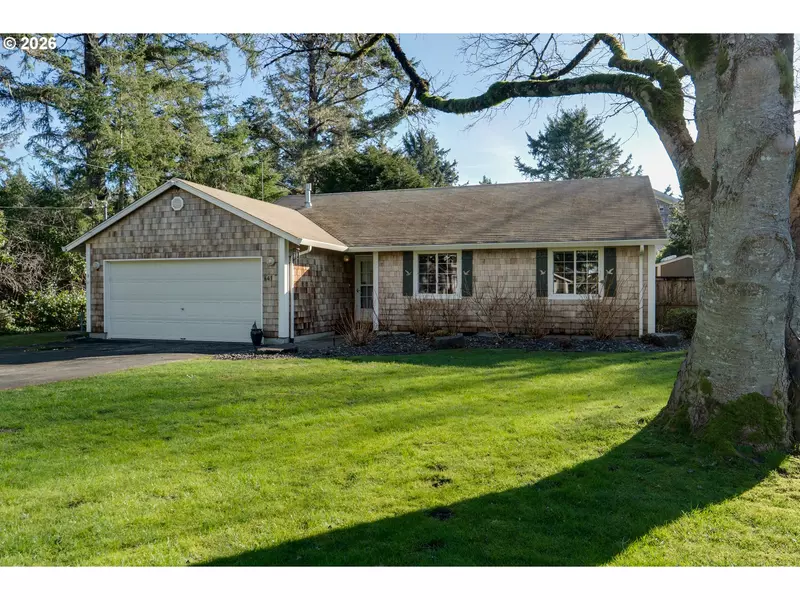 641 6TH ST, Gearhart, OR 97138