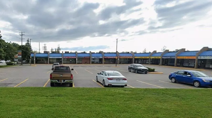 Barrie, ON L4M 6L5,221 Cundles RD E #13