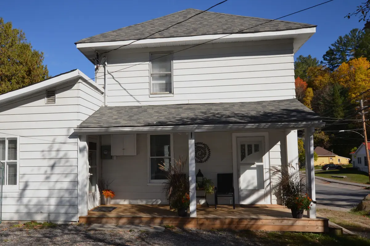 613 Mountain ST, Dysart Et Al, ON K0M 1S0