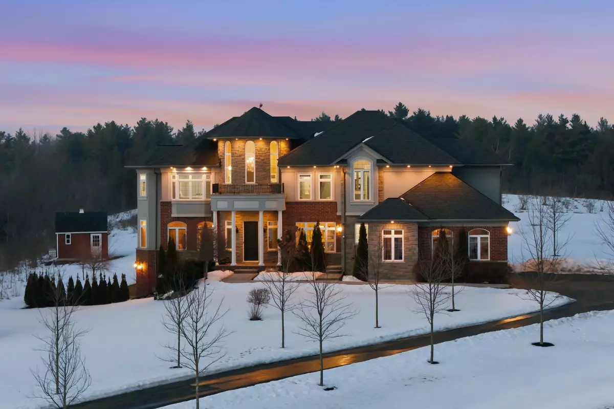 Hamilton, ON L8N 2Z7,100 Chesswood TRL