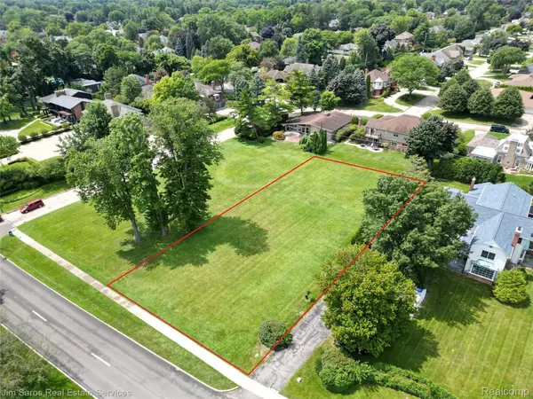 749 Lake Shore RD, Village Of Grosse Pointe Shores, MI 48236