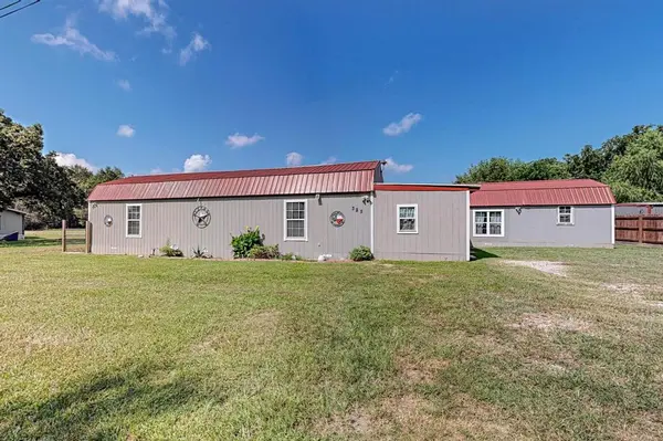 325 Teakwood Avenue, Streetman, TX 75859