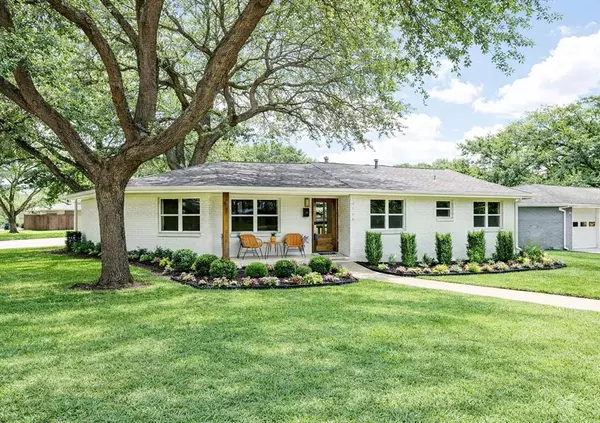 4144 Whitfield Avenue, Fort Worth, TX 76109