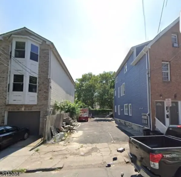 37 Lentz Ave, Newark City, NJ 07105