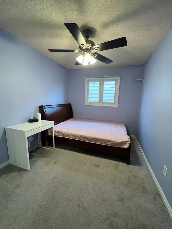 1009 Meadowridge CRES #2nd B, Pickering, ON L1V 4Z3