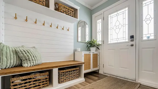 79 Douglas ST, Georgina, ON L0E 1R0