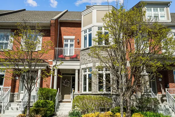 115 St Lawrence DR, Mississauga, ON L5G 4V2