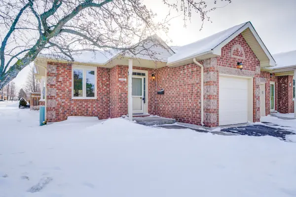 1 Greentrail DR, Hamilton, ON L0R 1W0