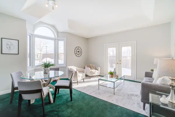 1 Greentrail DR, Hamilton, ON L0R 1W0