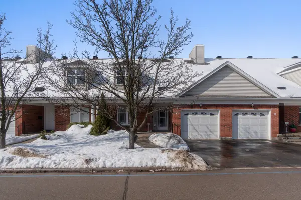 2705 KINGSWAY DR #42, Kitchener, ON N2C 2T2