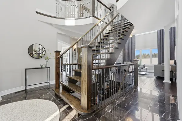 Hamilton, ON L8N 2Z7,100 Chesswood TRL