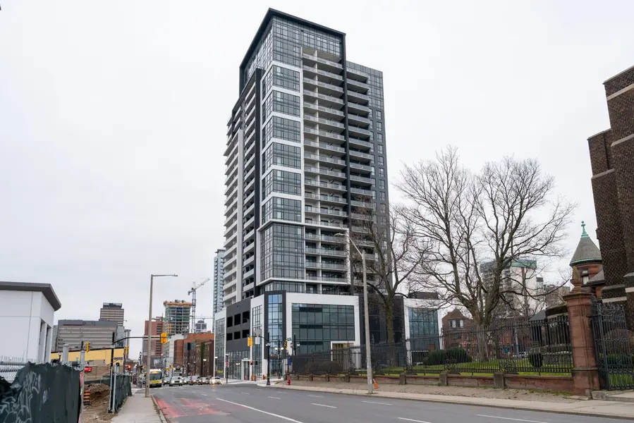 15 Queen ST S #807, Hamilton, ON L8P 0C6