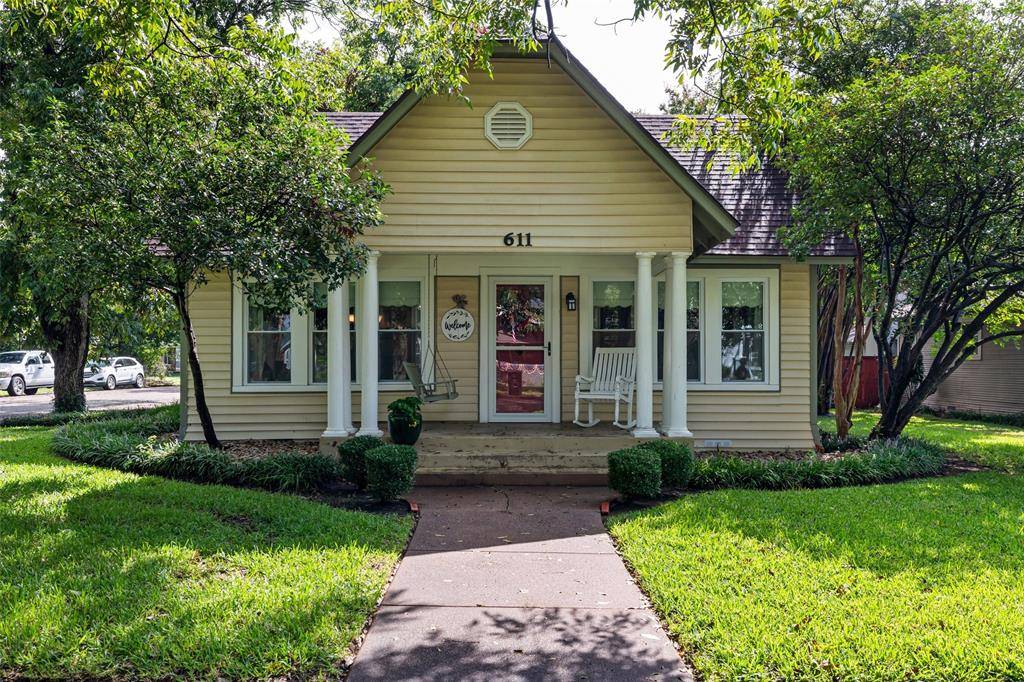 611 Forrest Avenue, Cleburne, TX 76033