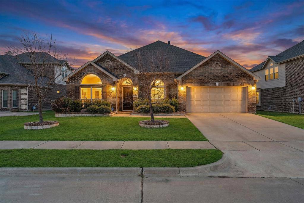 900 Netherfield Parkway, Mansfield, TX 76063