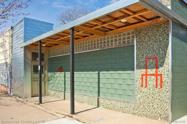 3020 E GRAND BLVD, Detroit, MI 48202