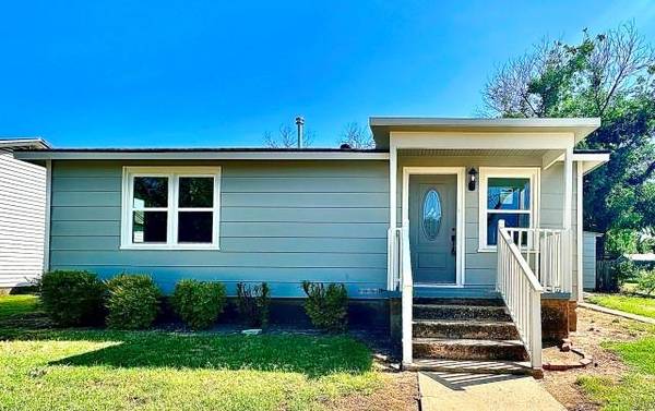 903 N 4th Street,  Ballinger,  TX 76821