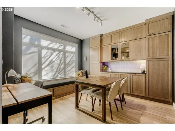 2408 MAIN ST, Vancouver, WA 98660