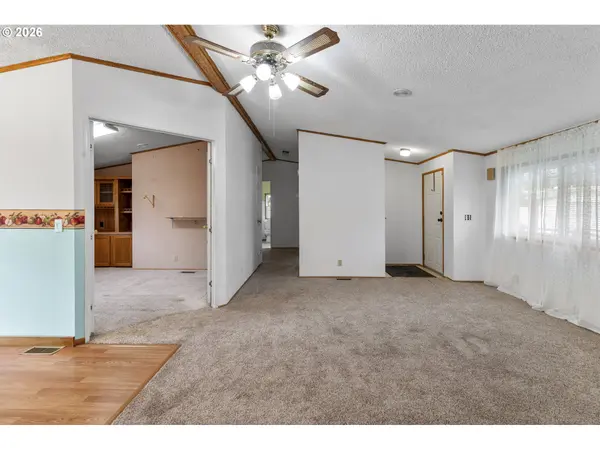 800 MATHIAS CT, Molalla, OR 97038