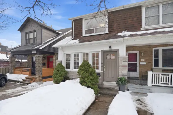 Toronto E02, ON M4L 3L8,162 Kingsmount Park RD